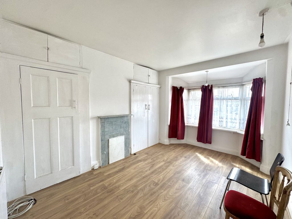 Property photo 1 of 4