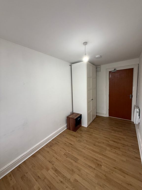 Property photo 2 of 3