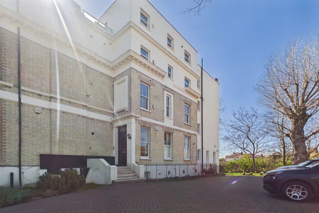 Property photo 1 of 13 External