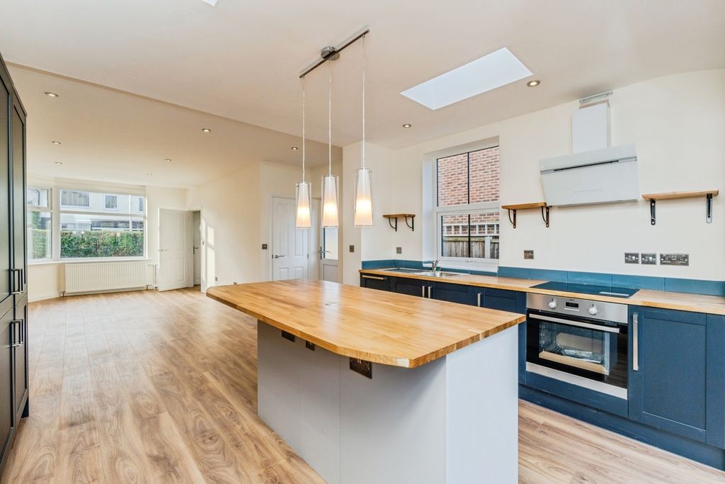 Property photo 2 of 13 Photo