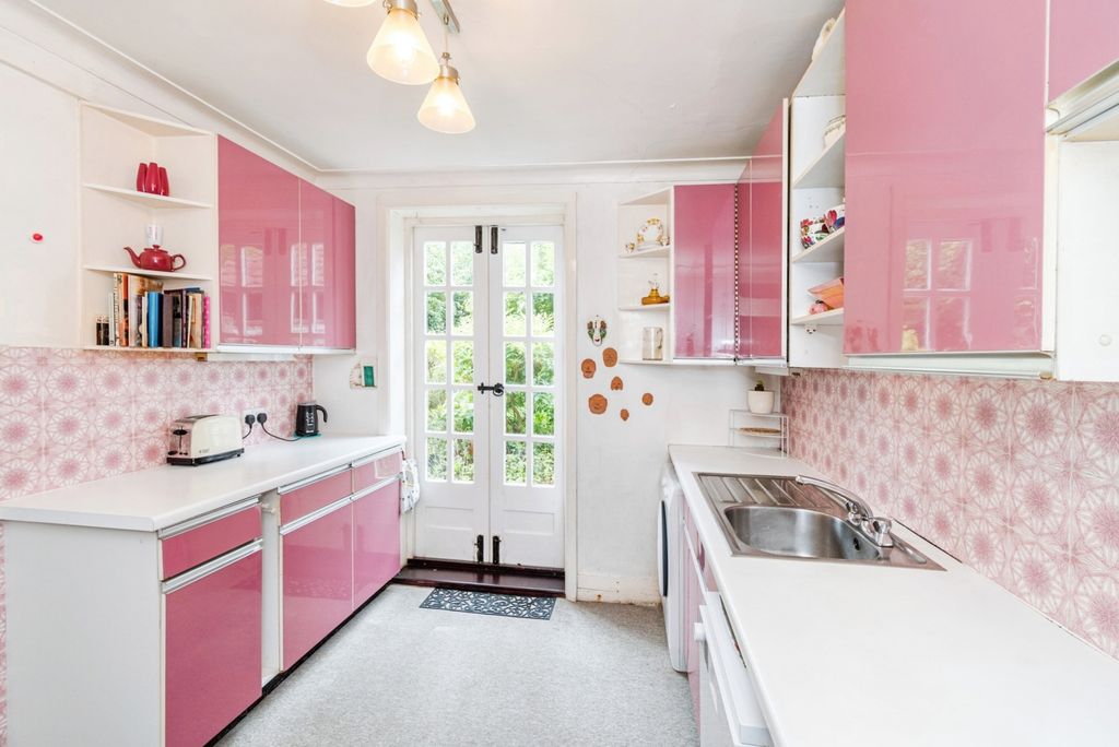 Property photo 3 of 16 Pbox-Img.Jpg