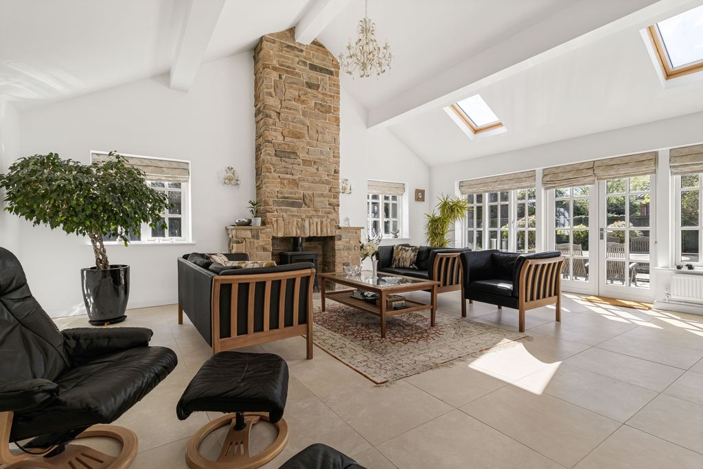 Property photo 2 of 30 3478188