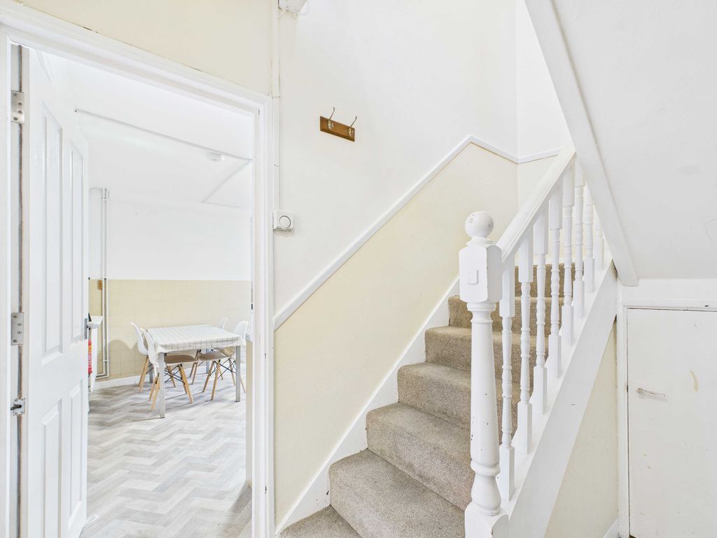 Property photo 2 of 16 Cam03741G0-Pr0138-Still014