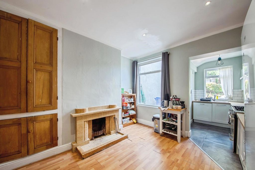 Property photo 3 of 15 Pbox-Img.Jpg