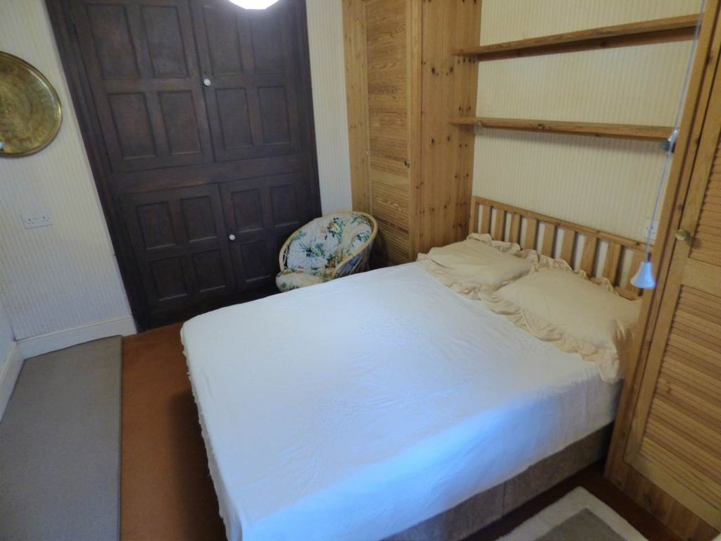 Property photo 3 of 4 Bedroom