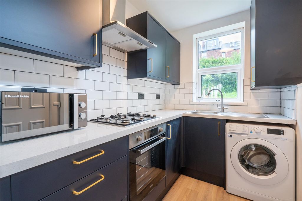 Property photo 2 of 8 _Ajh4004-Hdr.Jpg