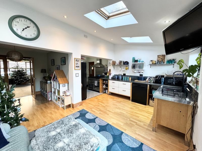 Property photo 2 of 27 Photo 39