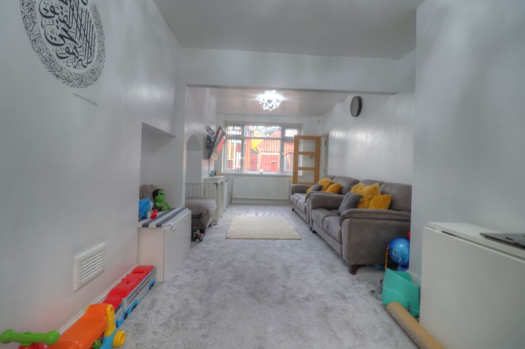 Property photo 3 of 12 Lounge/Diner 2