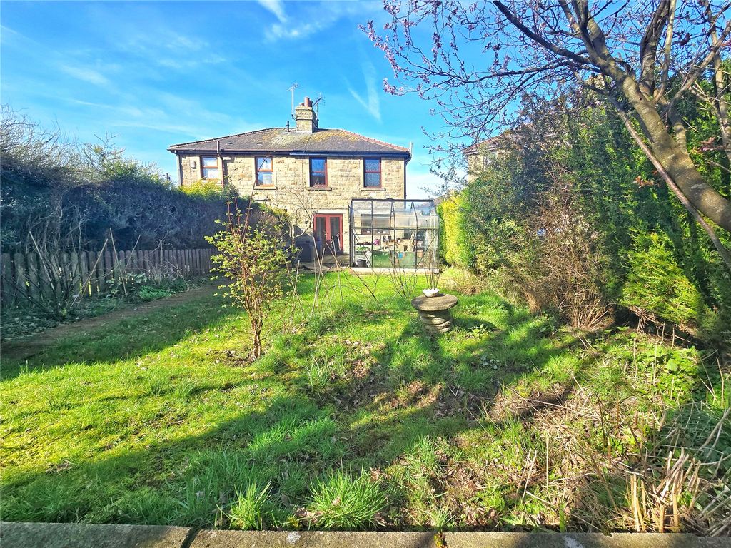 Property photo 3 of 13 Generous Gardens