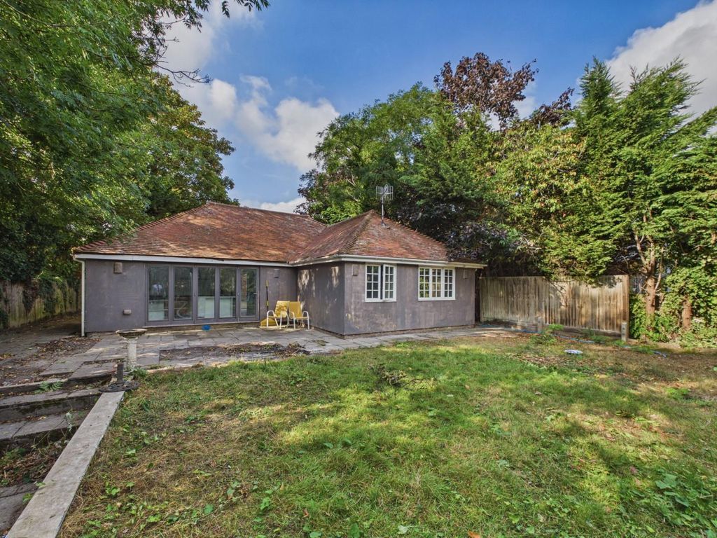 Property photo 2 of 21 Cam05010G0-Pr0178-Still034.Jpg