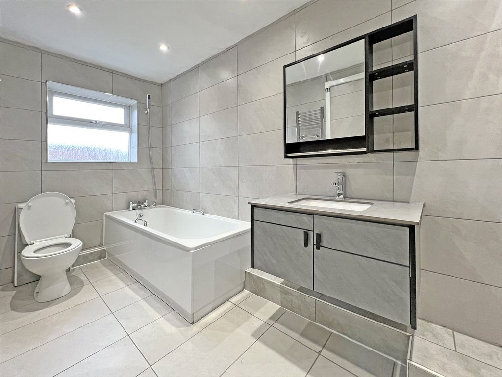 Property photo 3 of 10 Picture No. 05