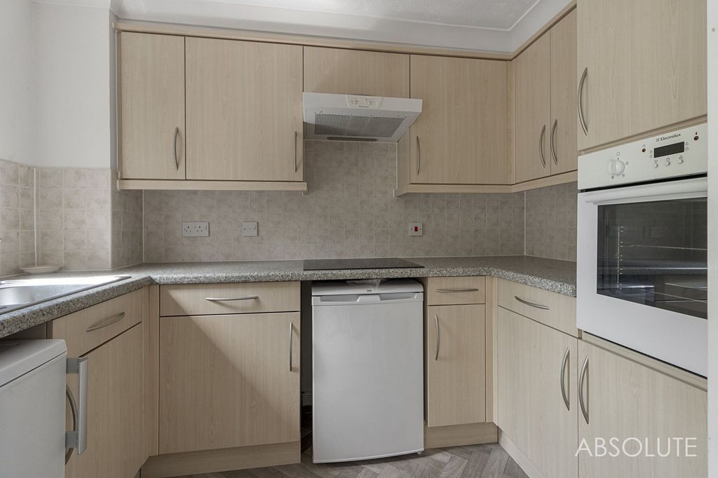 Property photo 2 of 17 Kitchen