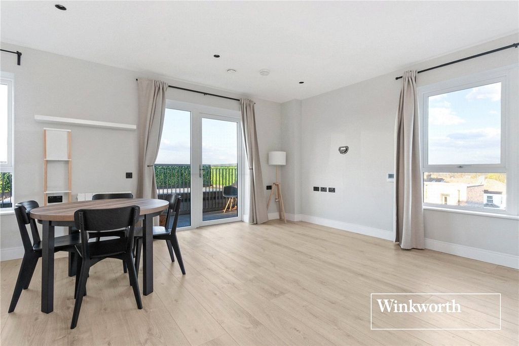 Property photo 3 of 14 Picture No. 12