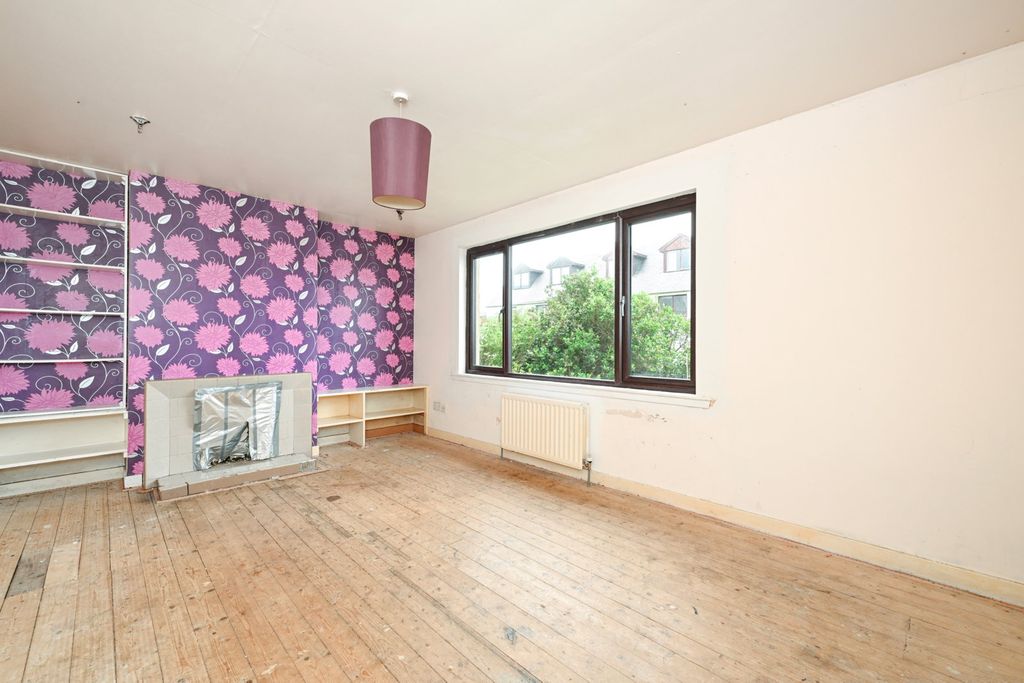 Property photo 3 of 31