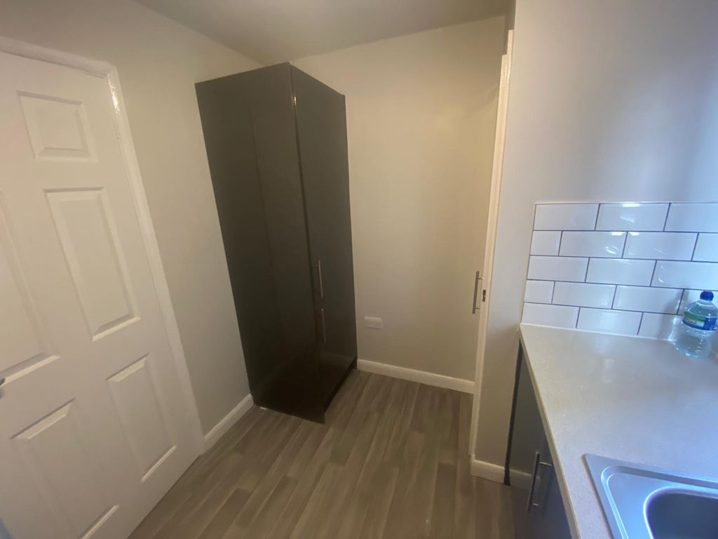 Property photo 3 of 8 Gallery