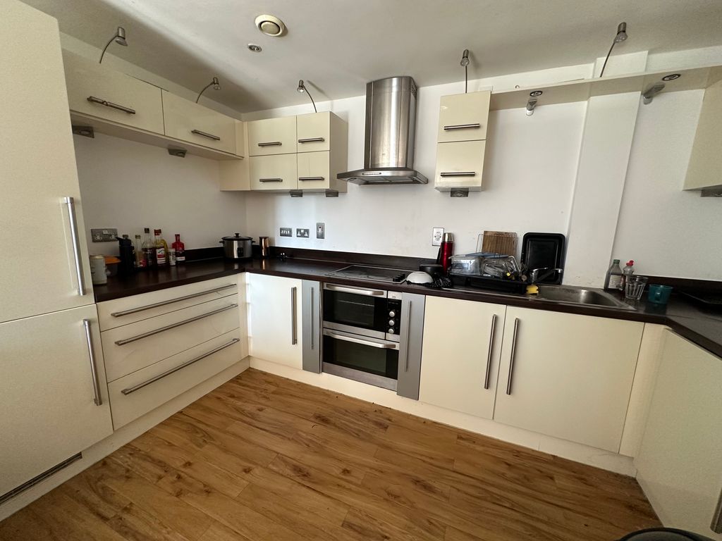 Property photo 3 of 7 Kitchen