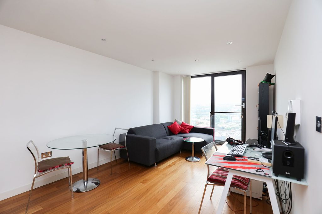 Property photo 2 of 6