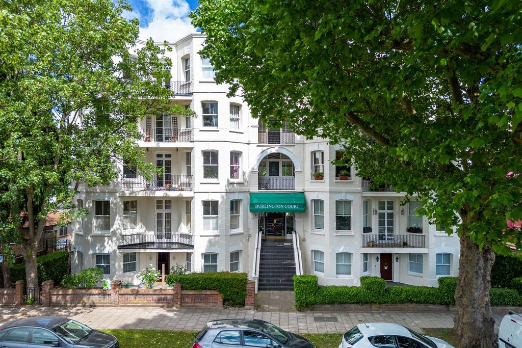 Property photo 1 of 8 8B Burlington Court-28.Jpg