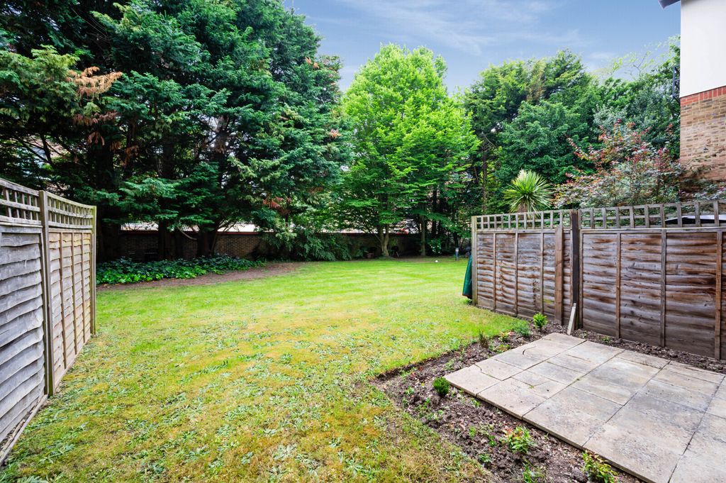 Property photo 3 of 8 Picture No. 15