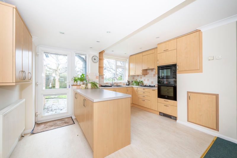 Property photo 2 of 17 Photo 8