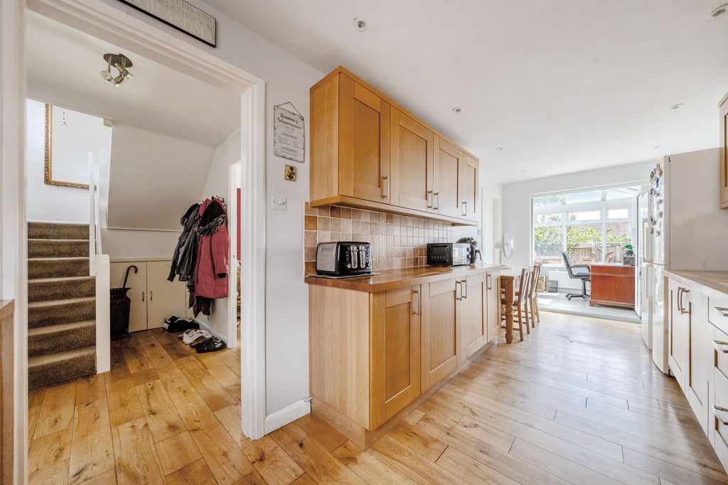Property photo 2 of 18