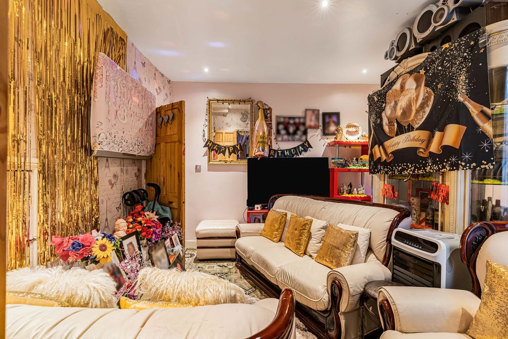 Property photo 2 of 23 Reception Room