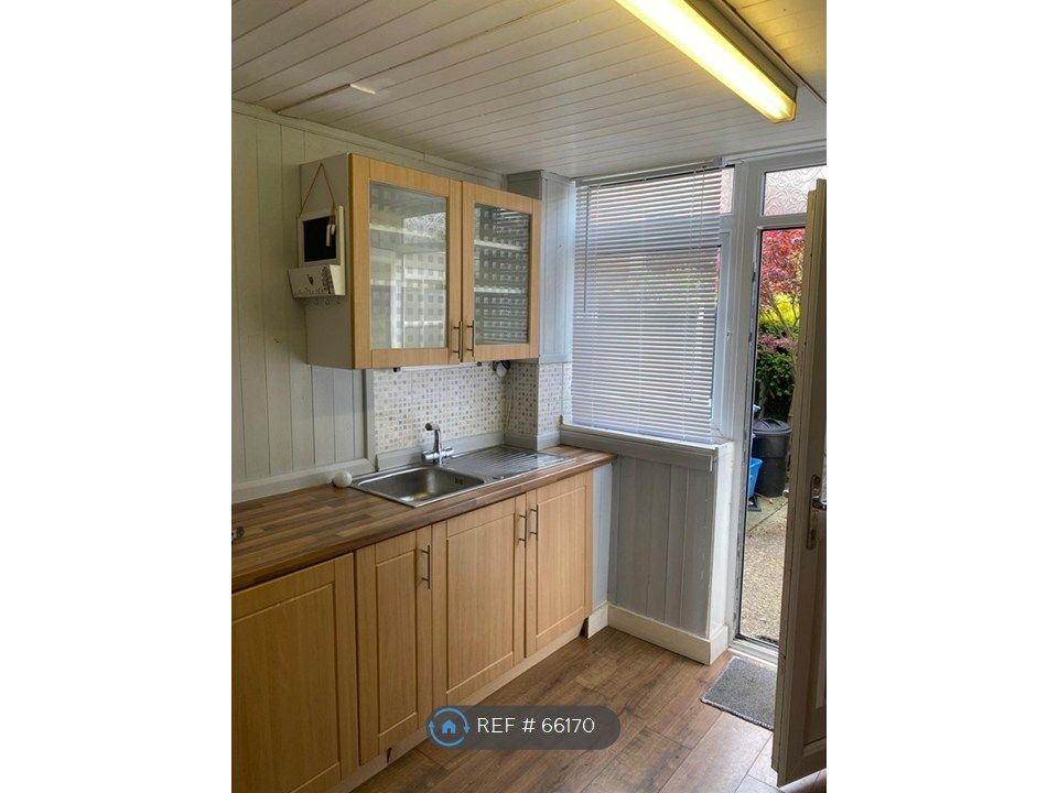 Property photo 2 of 11 Lovely Kitchen