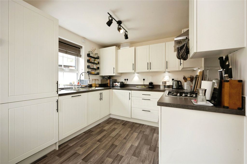 Property photo 2 of 20 Picture No. 17