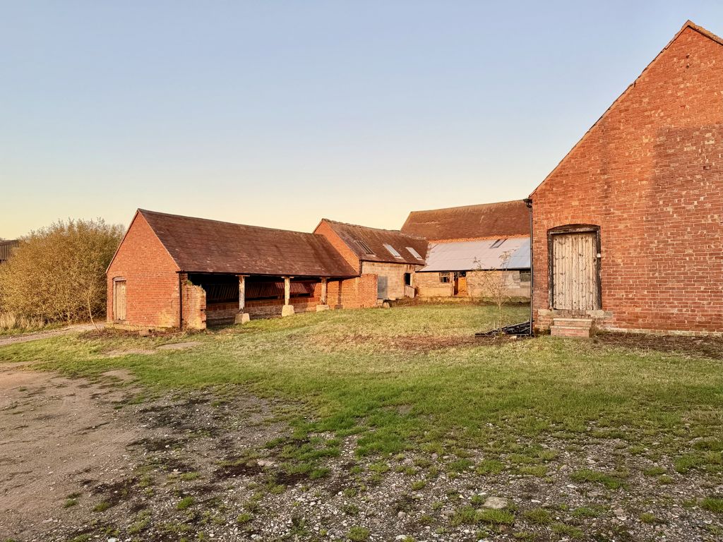 Property photo 3 of 6