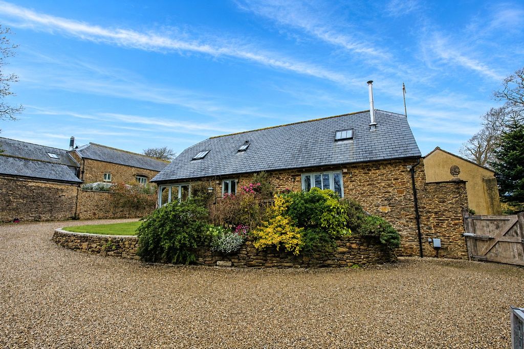 Property photo 2 of 10 Picture No. 17