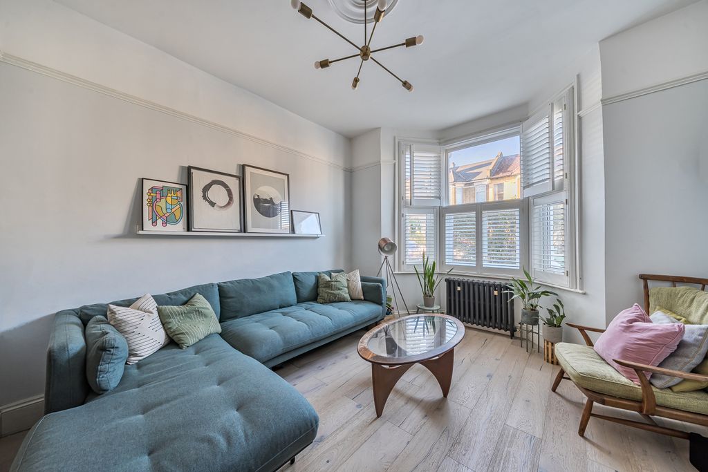 Property photo 2 of 18 Picture No. 35