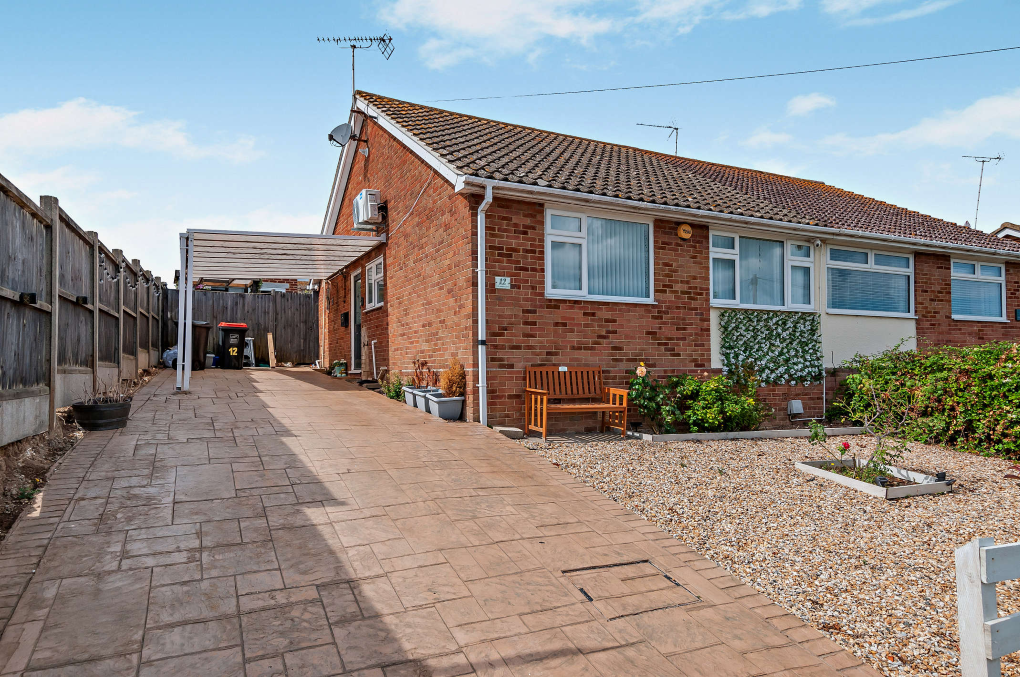 Property photo 1 of 12