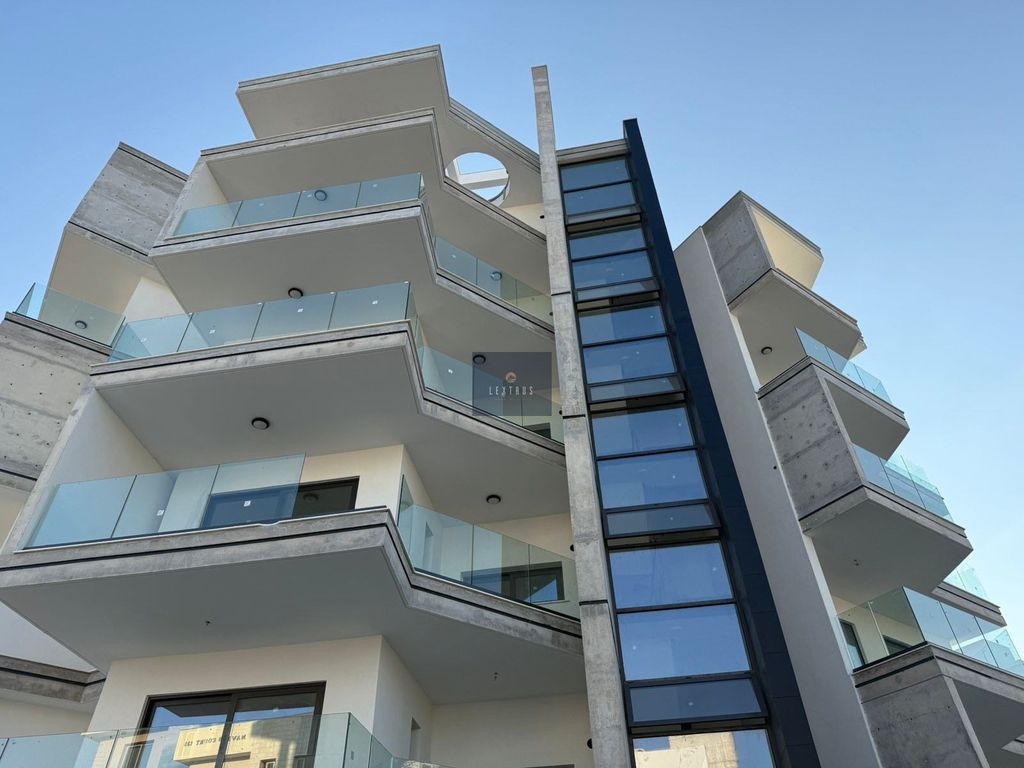 Property photo 2 of 3