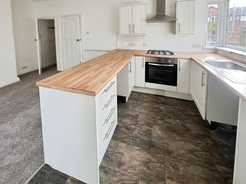 Property photo 3 of 13 Kitchen