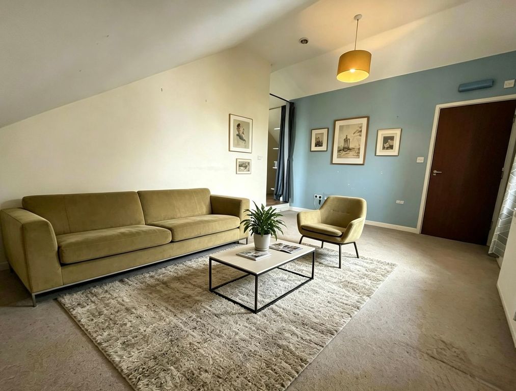 Property photo 2 of 16 Lounge