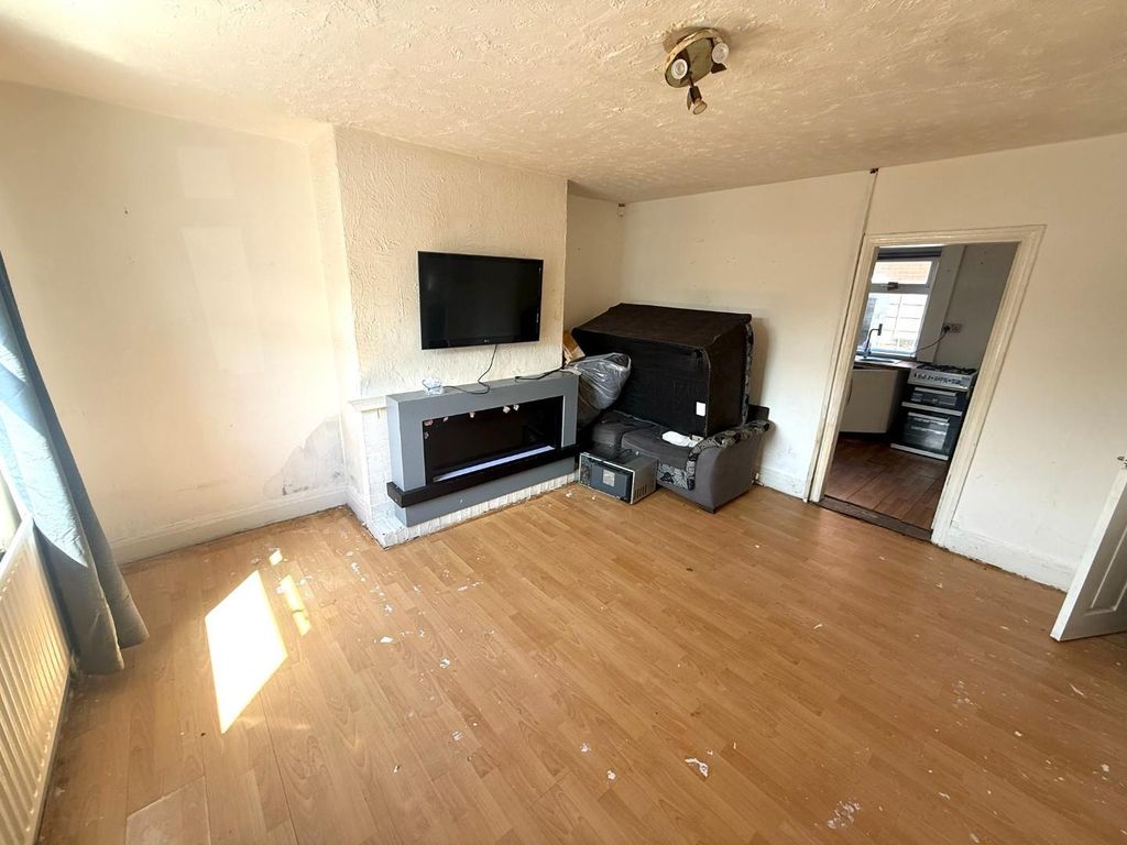 Property photo 2 of 7 Lounge