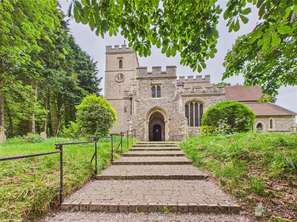 Property photo 3 of 33 Church End.Jpg