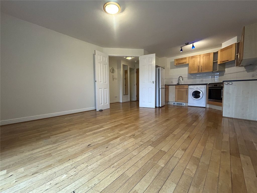 Property photo 3 of 6 Picture No. 02