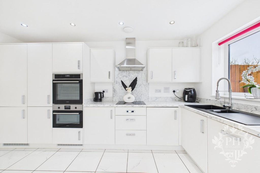 Property photo 3 of 17 Cam02002G0-Pr0181-Still013.Jpg