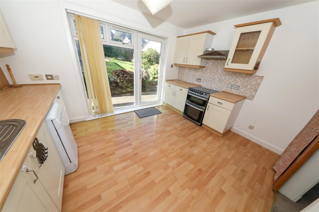 Property photo 2 of 20 B
