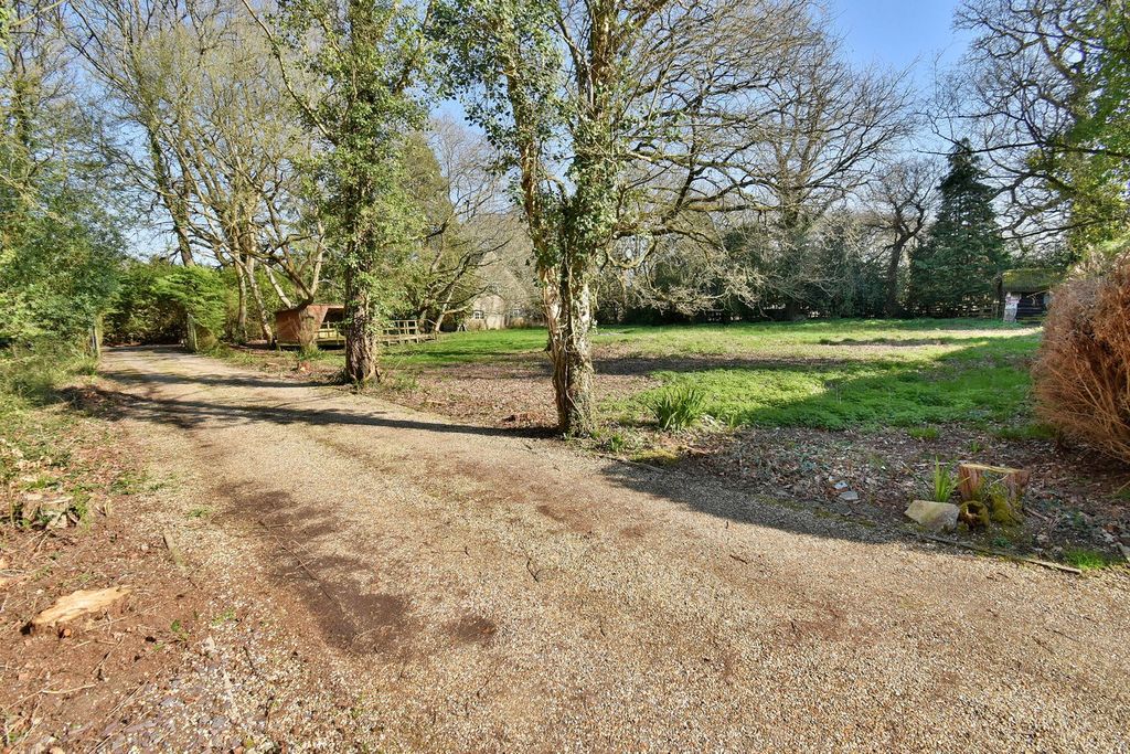 Property photo 3 of 42