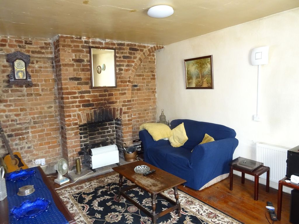 Property photo 2 of 13