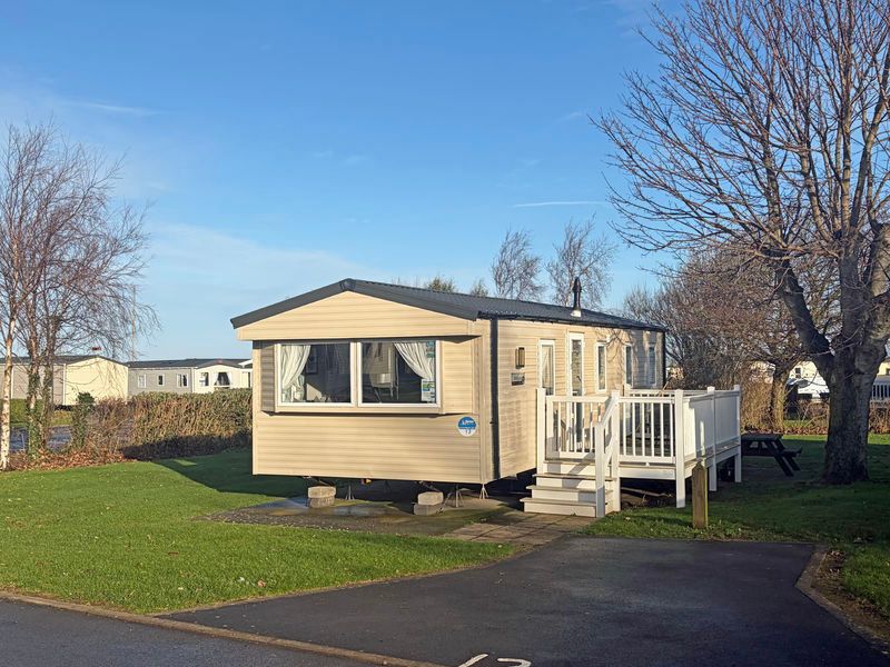 Property photo 1 of 11 Front