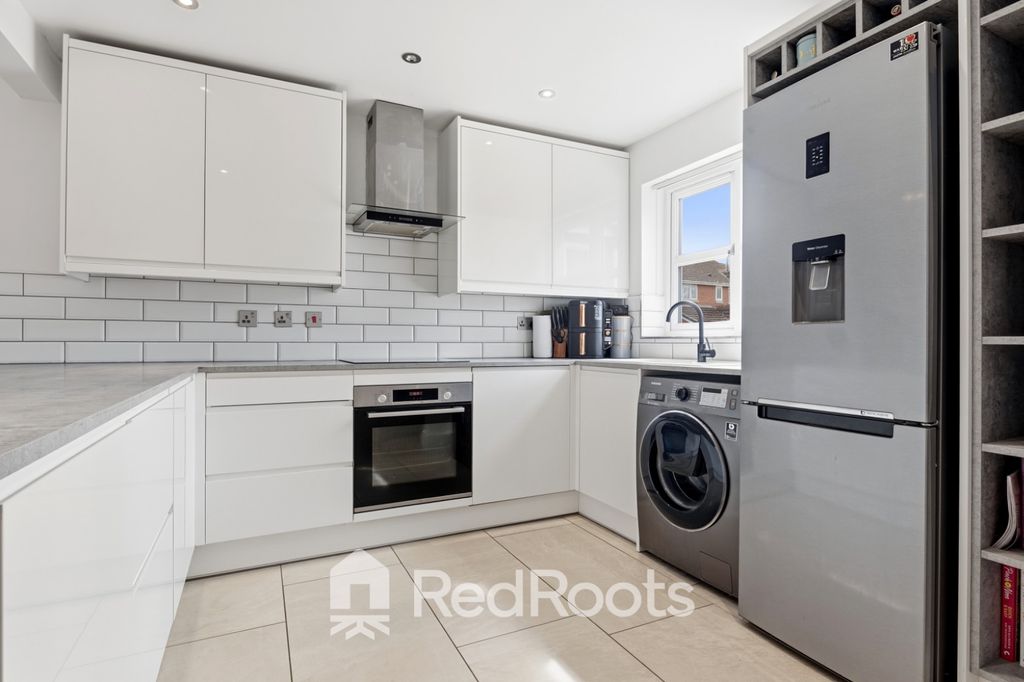 Property photo 2 of 25 5253693