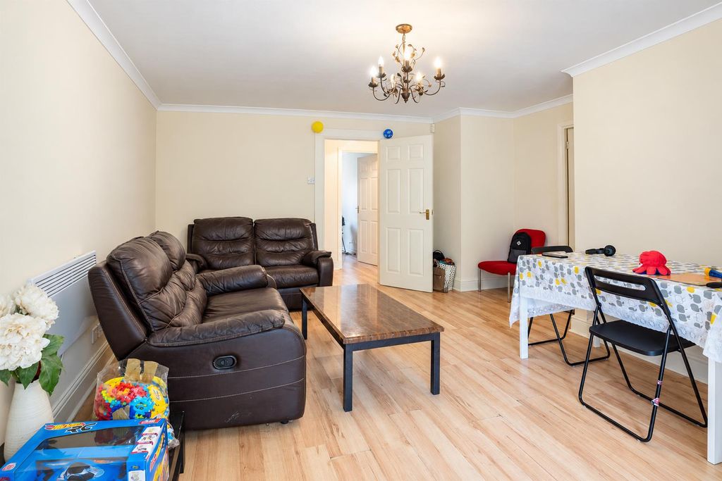 Property photo 3 of 7 639162E8-3385-4Dbd-Aaa4-53204047Da87.Png