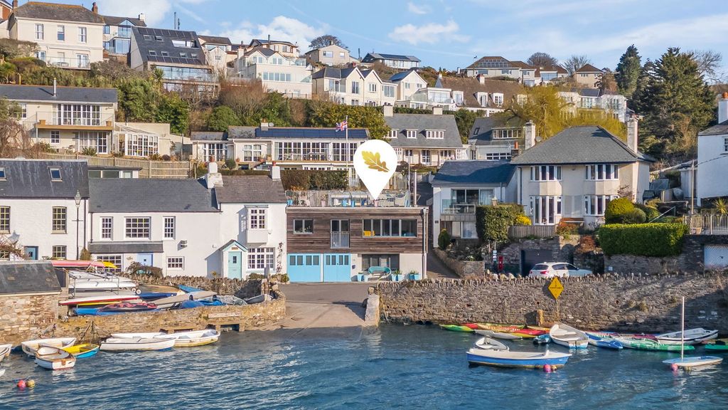 Property photo 3 of 16