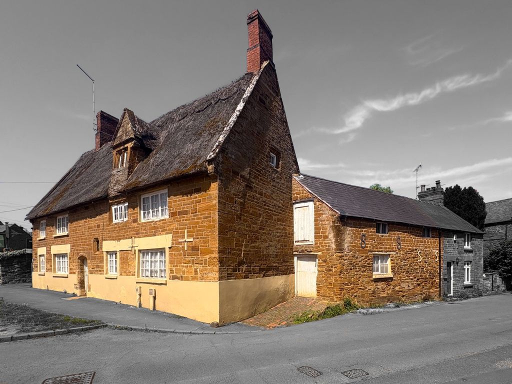 Property photo 2 of 62 4789643