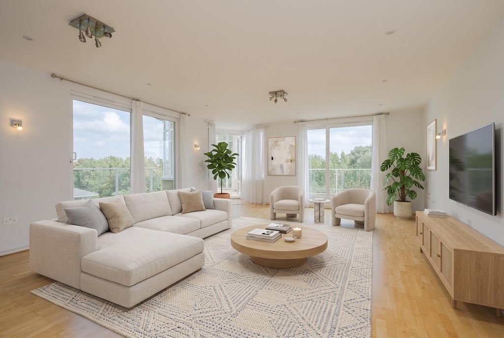 Property photo 1 of 18 Living Room