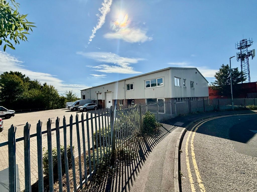 Property photo 1 of 14 Photo 17