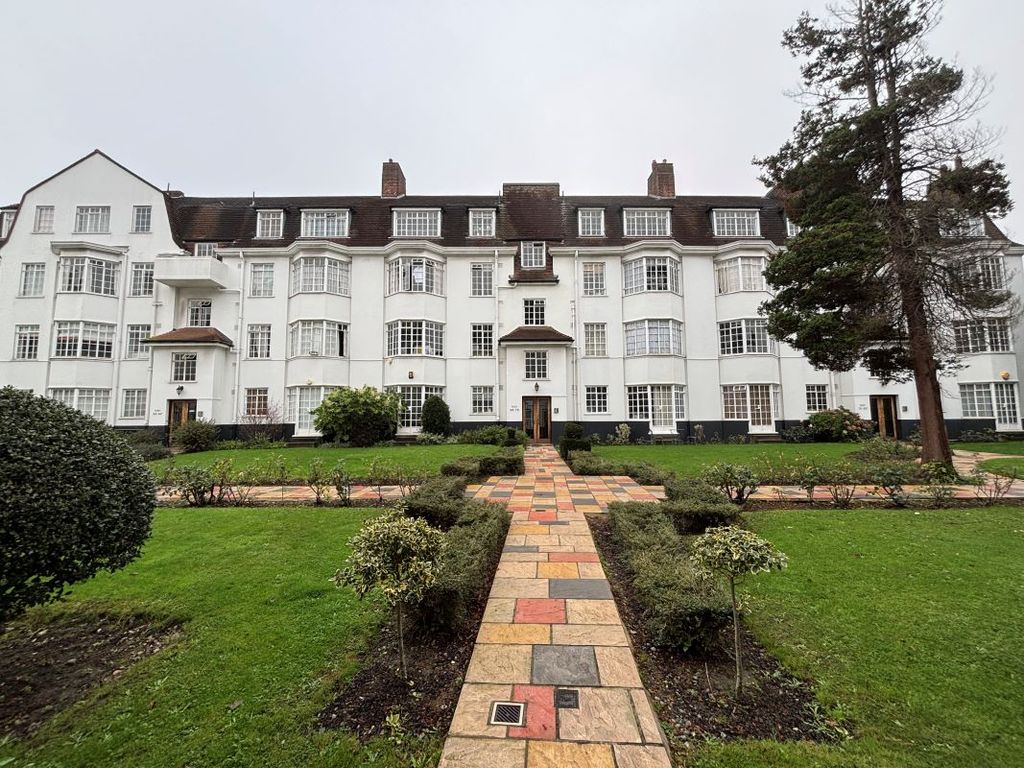 Property photo 1 of 2